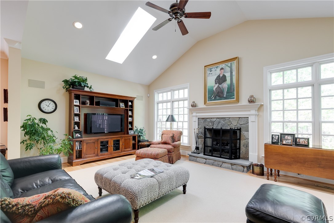 124 Lindenhurst