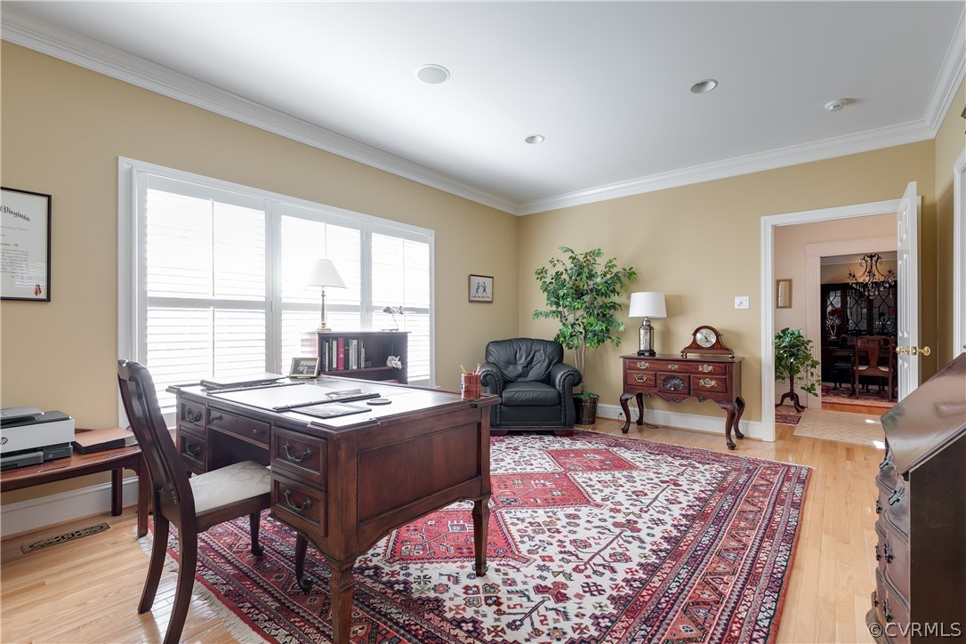 124 Lindenhurst