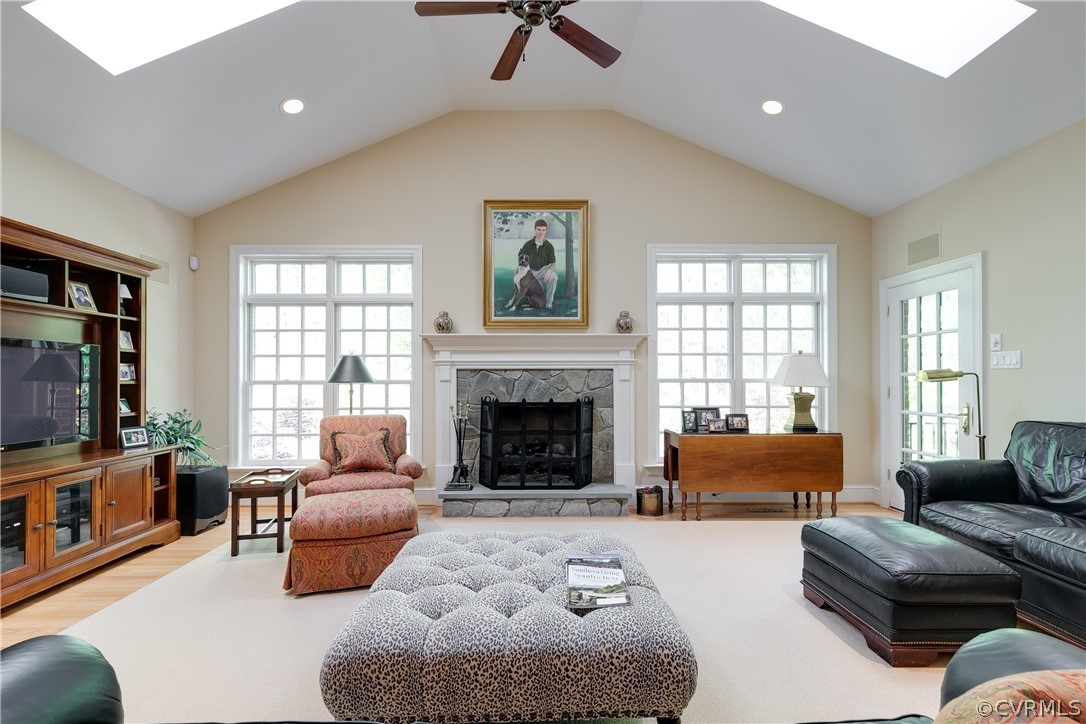 124 Lindenhurst