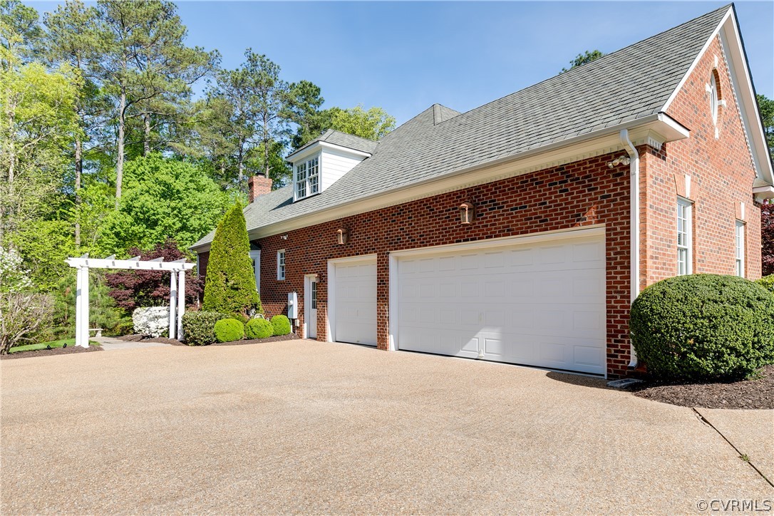 124 Lindenhurst