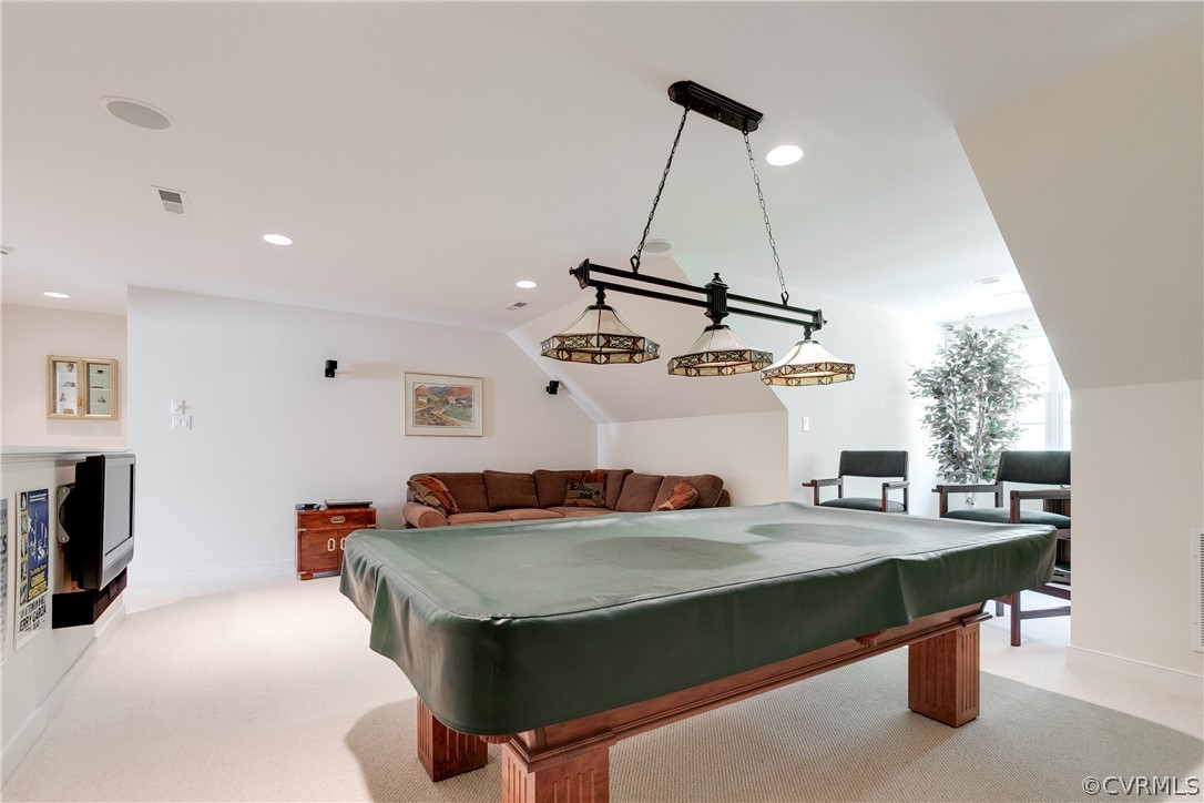 124 Lindenhurst