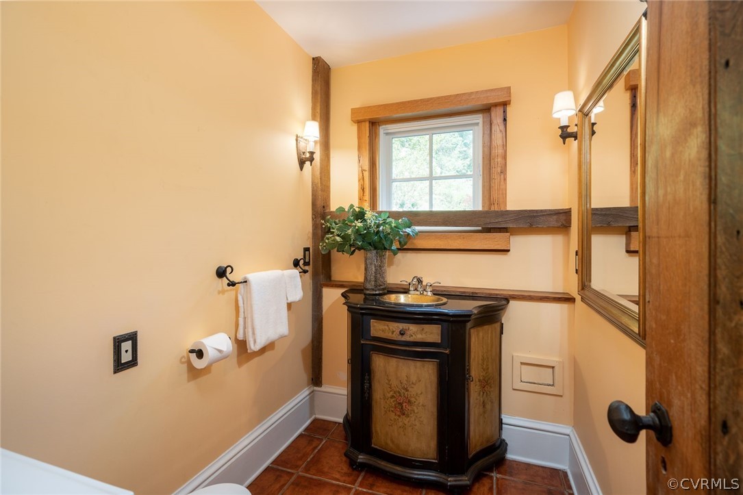 271 John Tyler Memorial Highway