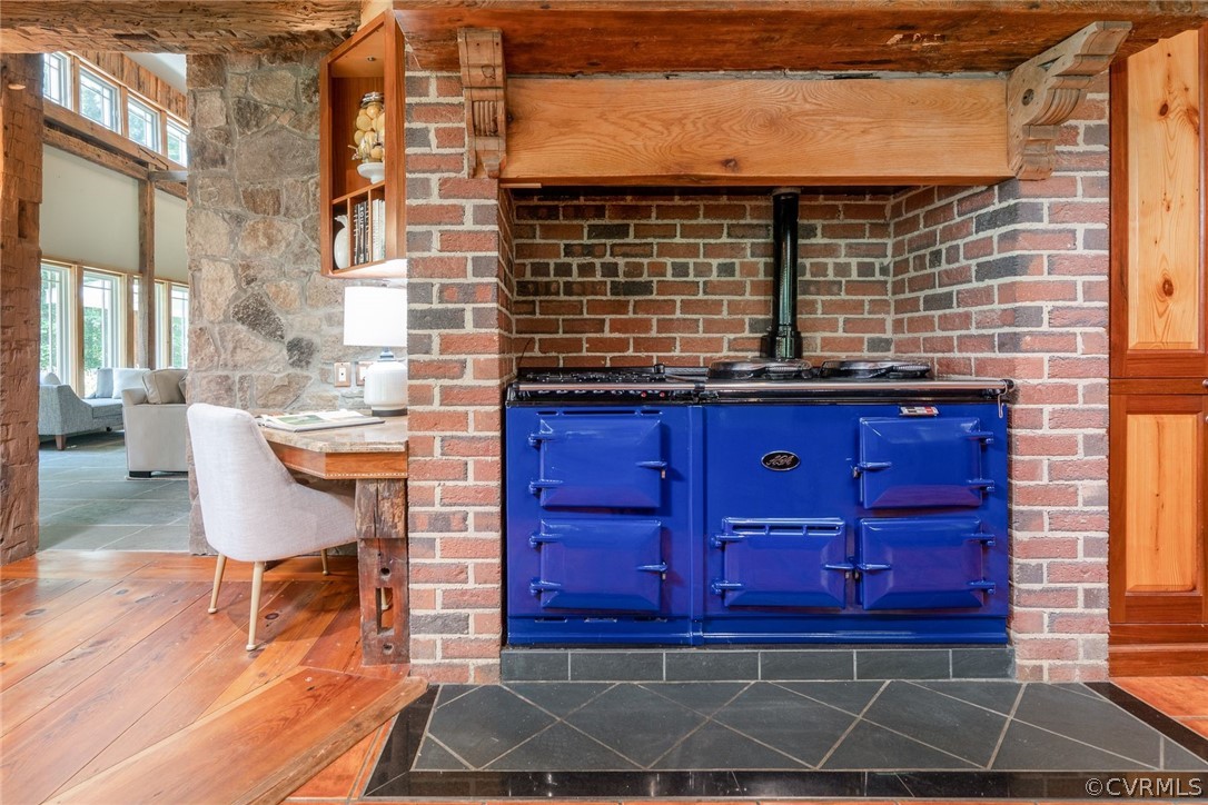 271 John Tyler Memorial Highway