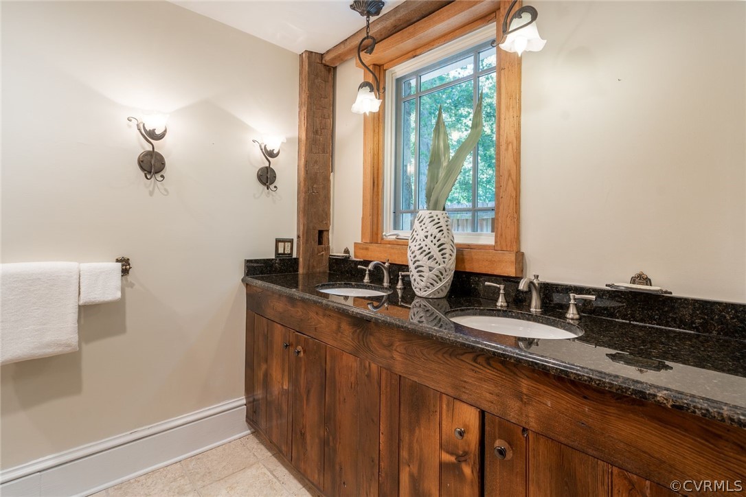 271 John Tyler Memorial Highway