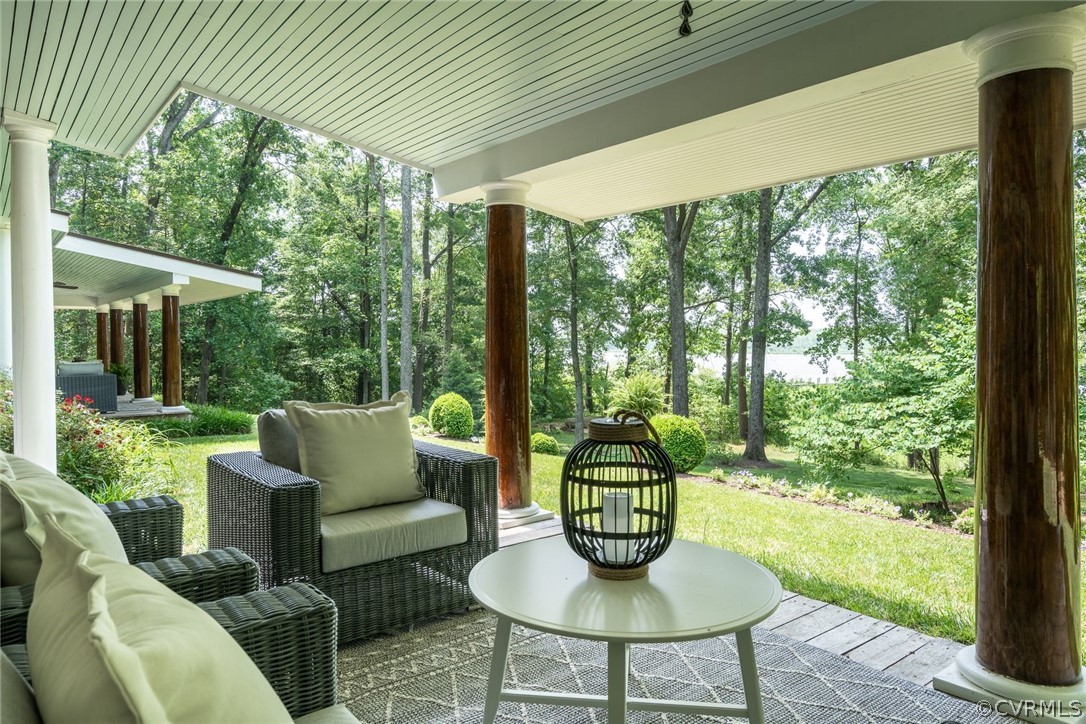 271 John Tyler Memorial Highway