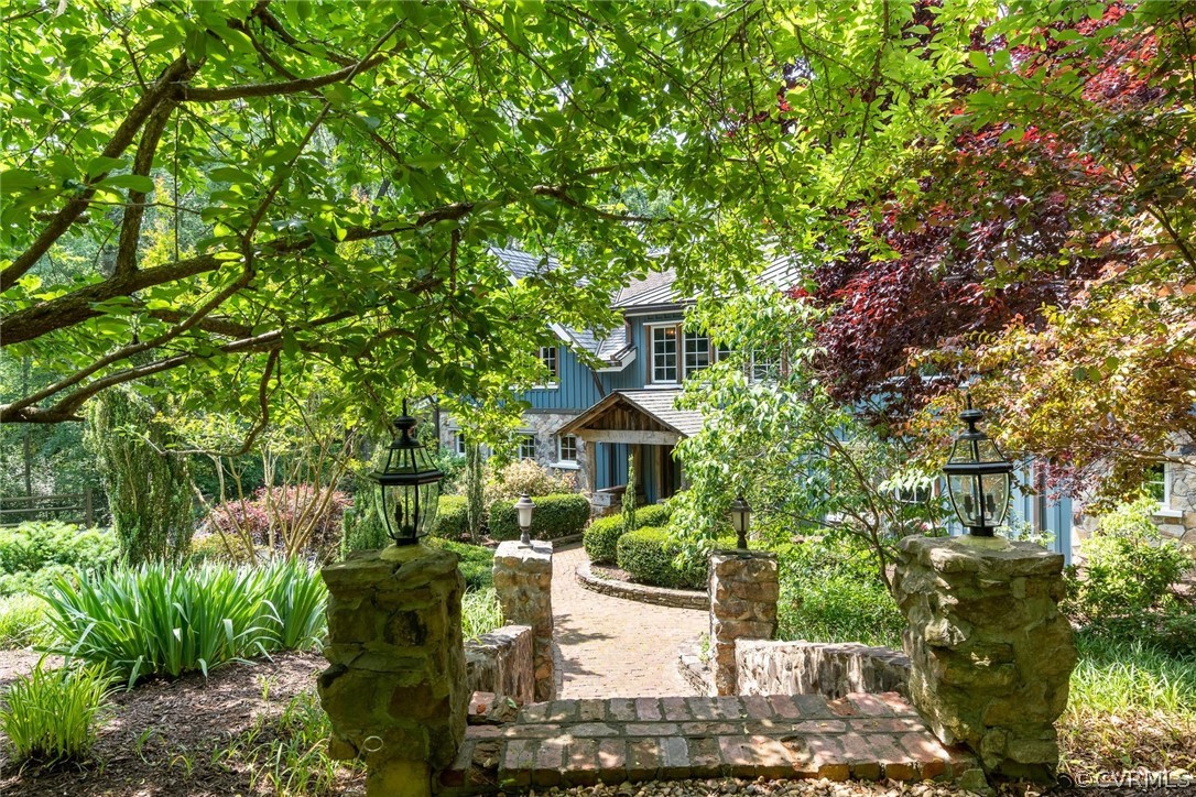 271 John Tyler Memorial Highway