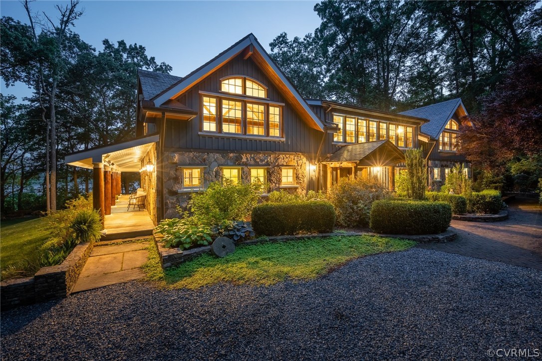 271 John Tyler Memorial Highway