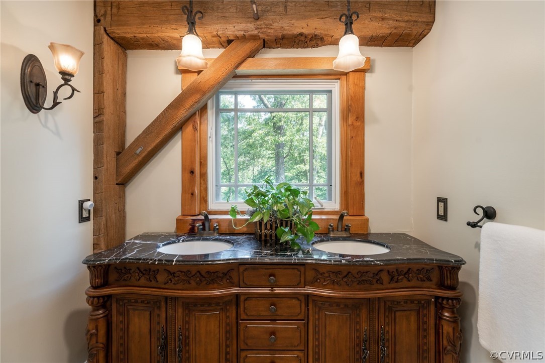 271 John Tyler Memorial Highway