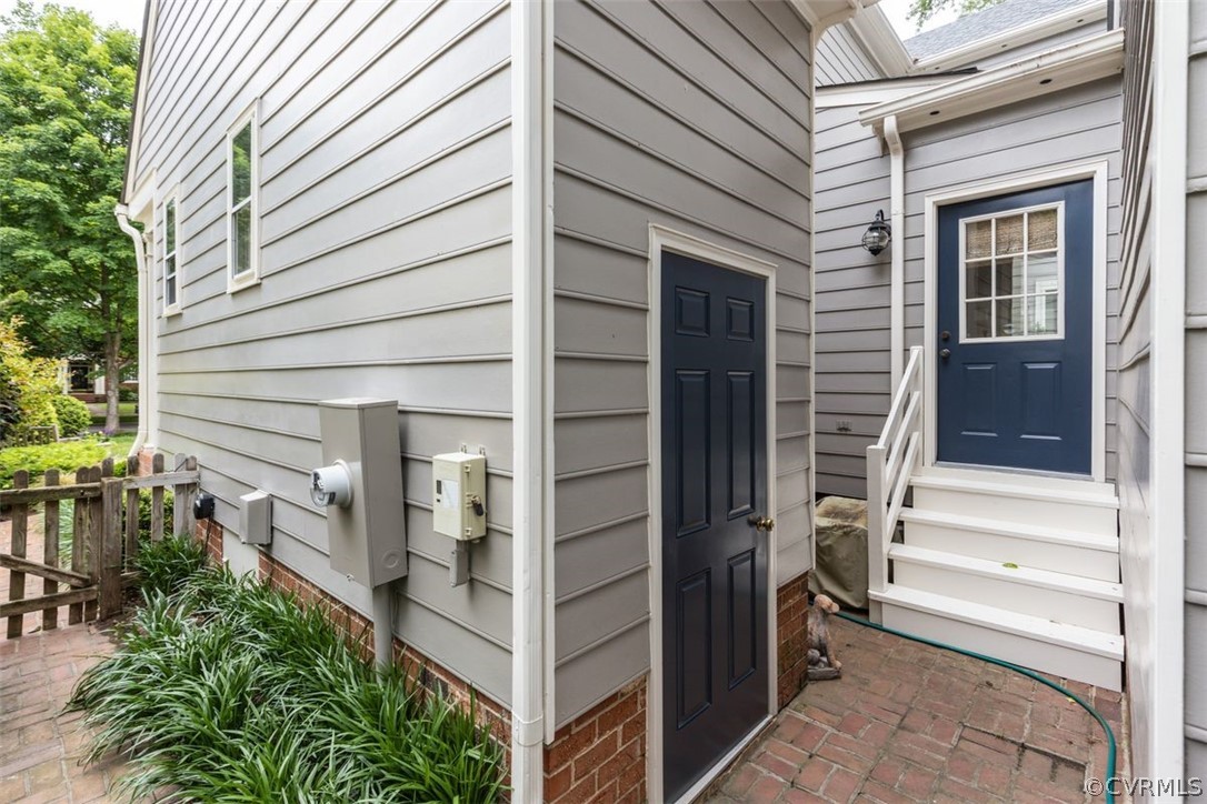 4228 Kingcrest Parkway