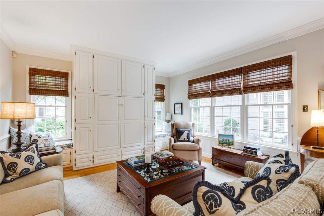 4228 Kingcrest Parkway