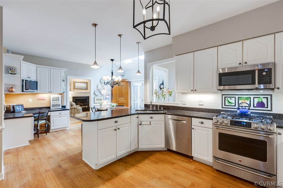 4228 Kingcrest Parkway