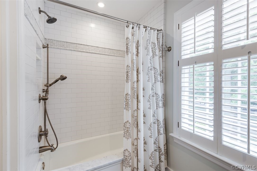 4228 Kingcrest Parkway