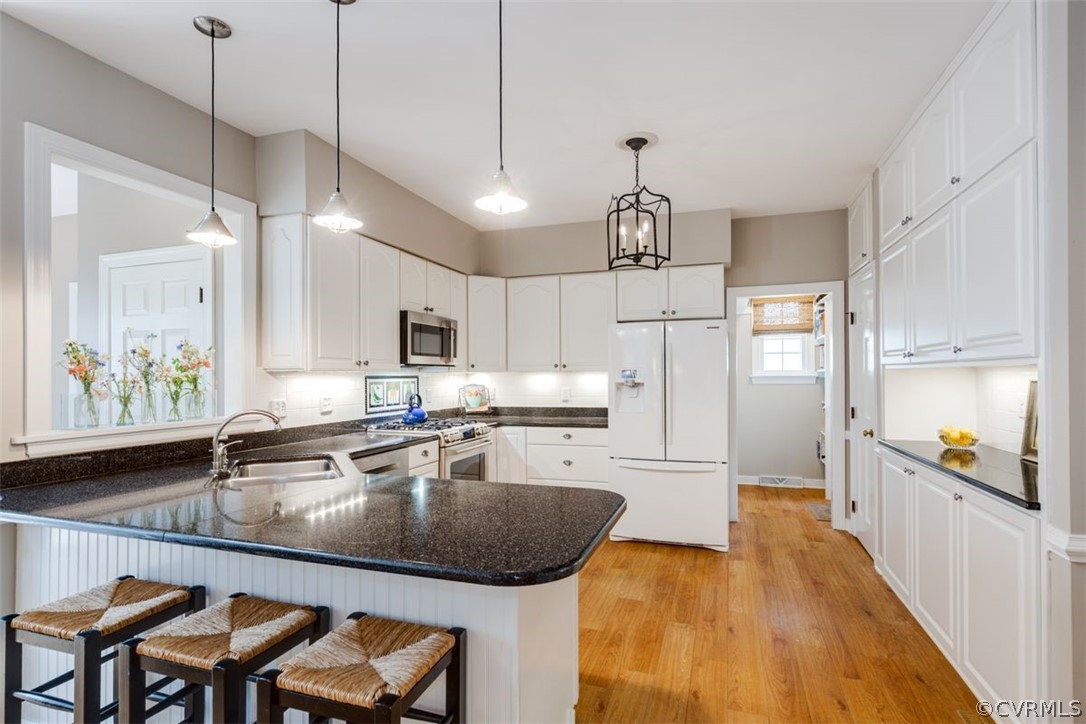 4228 Kingcrest Parkway