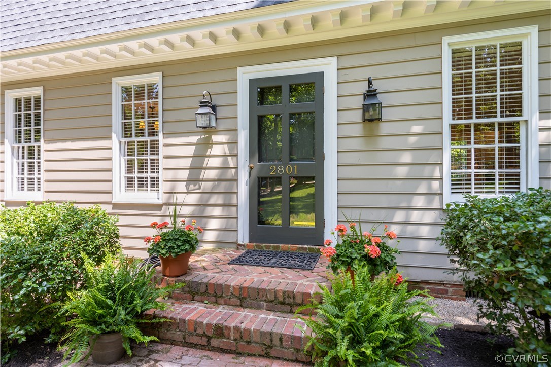 2801 River Oaks Drive