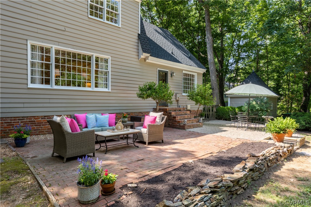 2801 River Oaks Drive