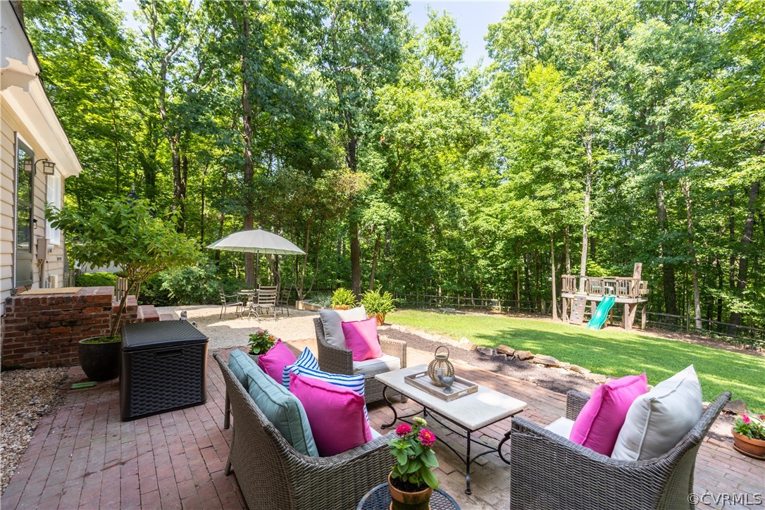 2801 River Oaks Drive