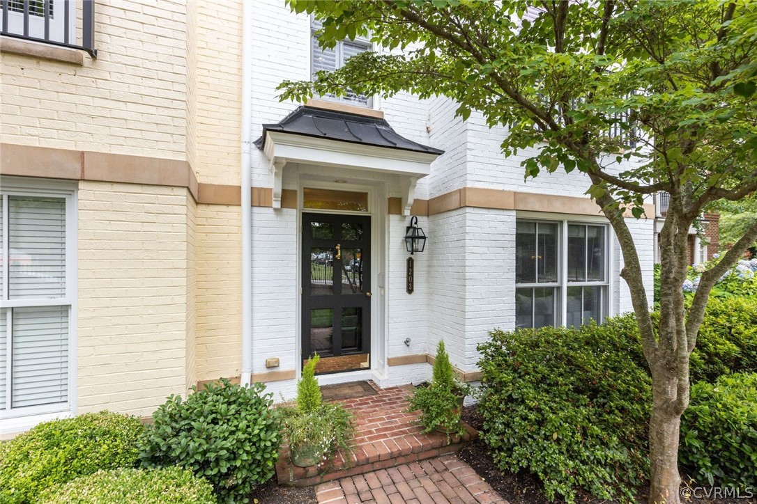 1203 Byrd Avenue Unit: 1203