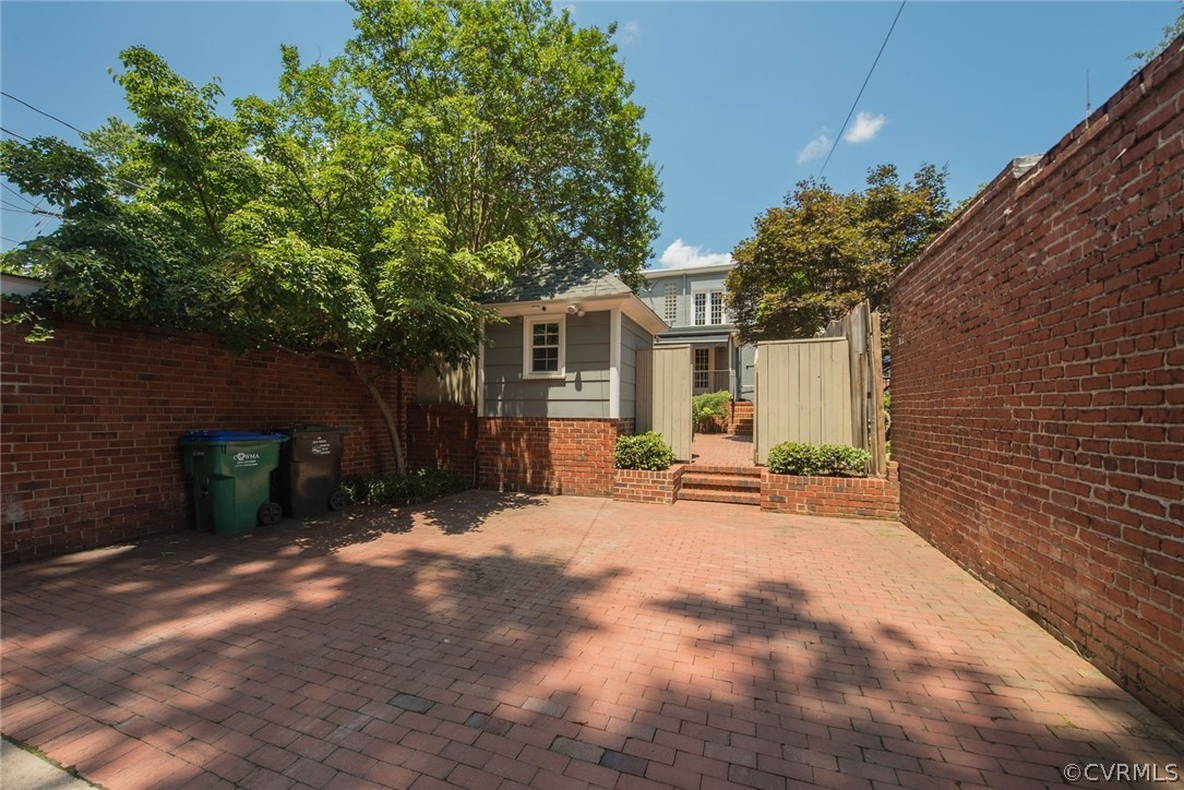 3333 W Franklin Street