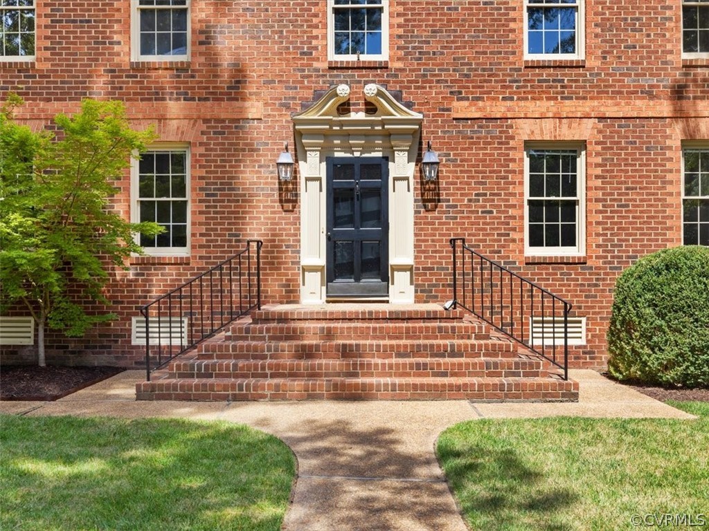 100 Thomashire Court