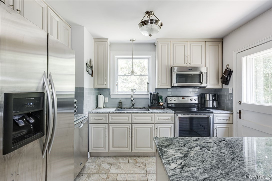1303 Bobbiedell Lane