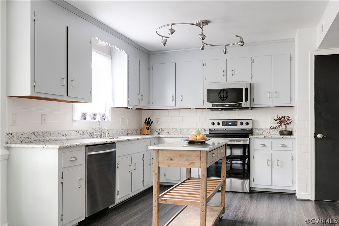 13903 Cedar Cliff Court