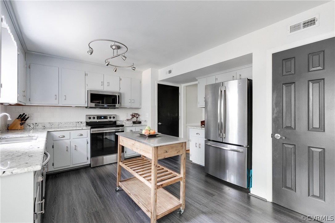 13903 Cedar Cliff Court