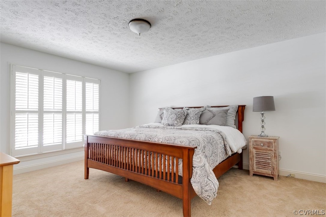 2040 River Valley Lane