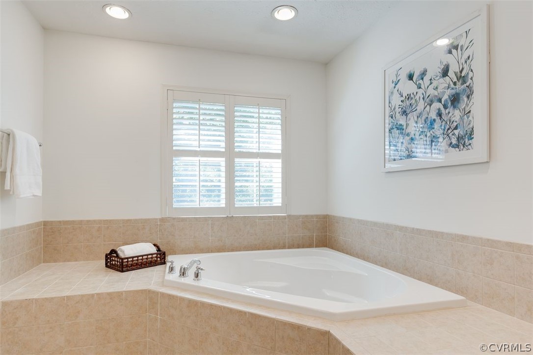 2040 River Valley Lane