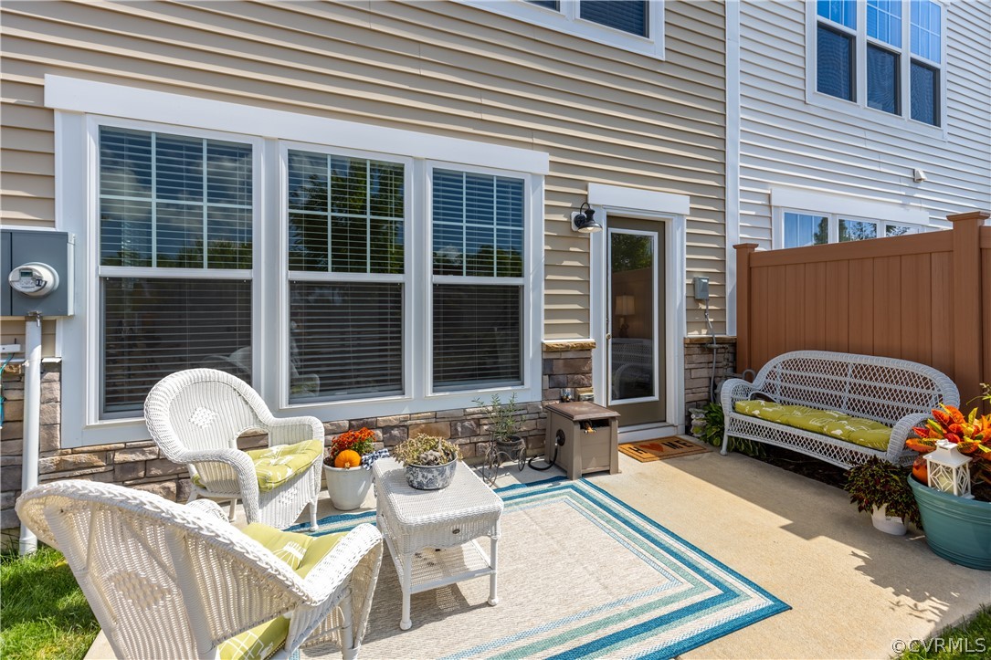 2124 Perennial Circle Unit: End Unit