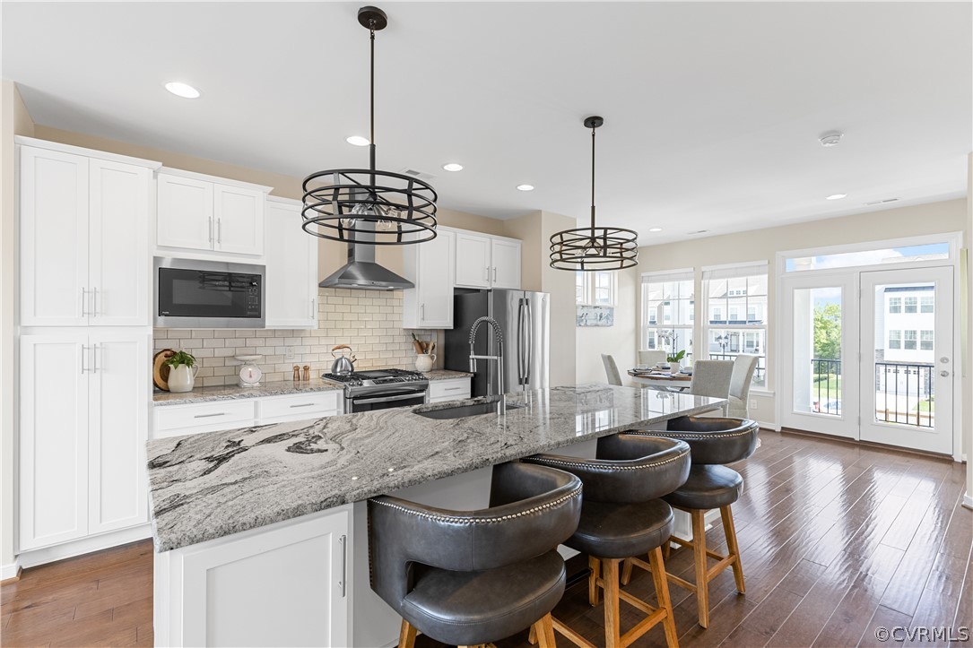 2124 Perennial Circle Unit: End Unit