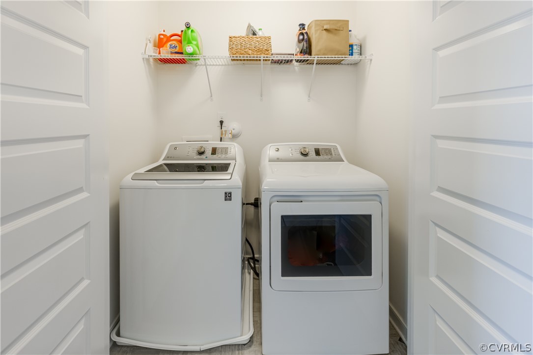 2124 Perennial Circle Unit: End Unit