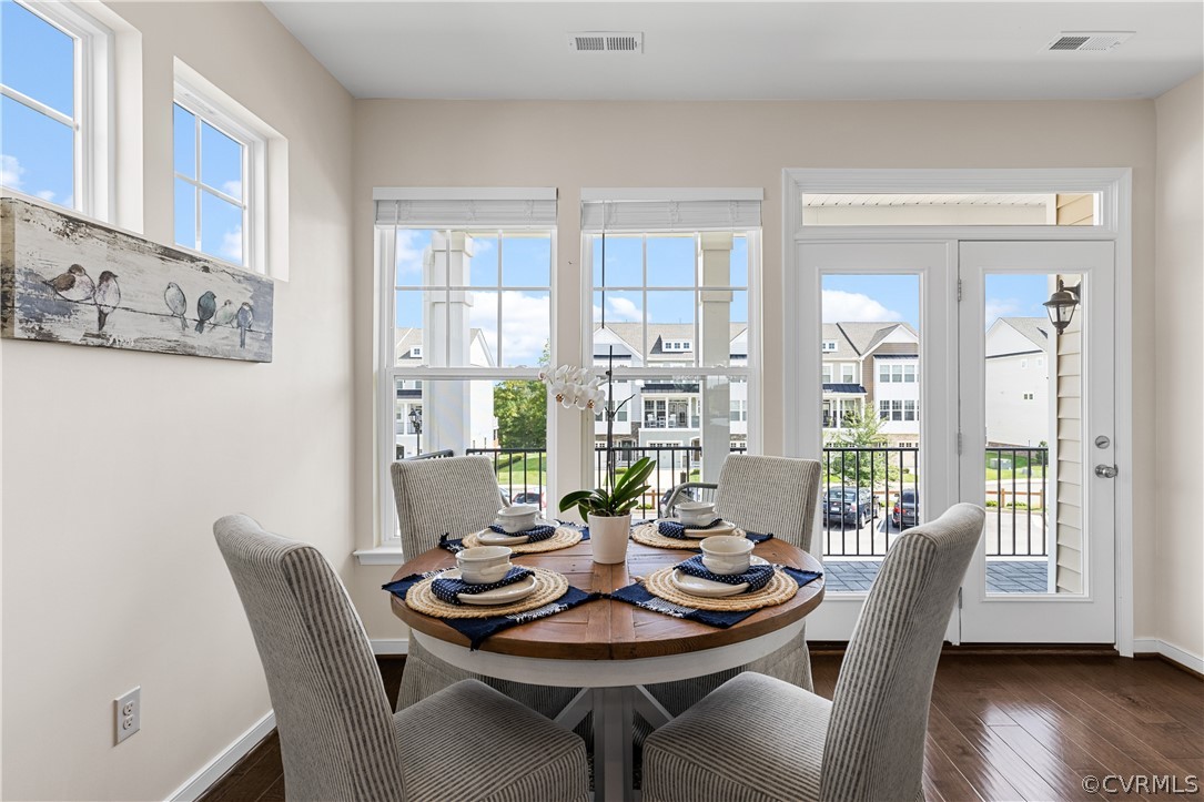 2124 Perennial Circle Unit: End Unit