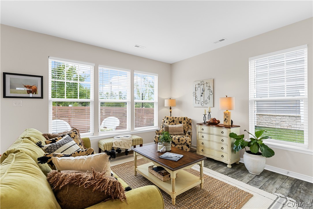2124 Perennial Circle Unit: End Unit