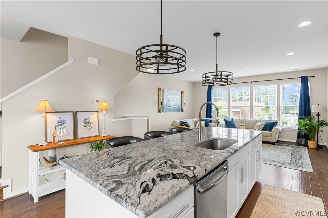 2124 Perennial Circle Unit: End Unit