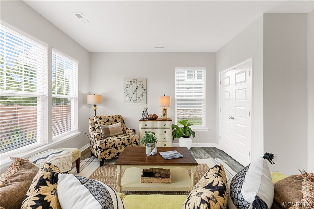 2124 Perennial Circle Unit: End Unit
