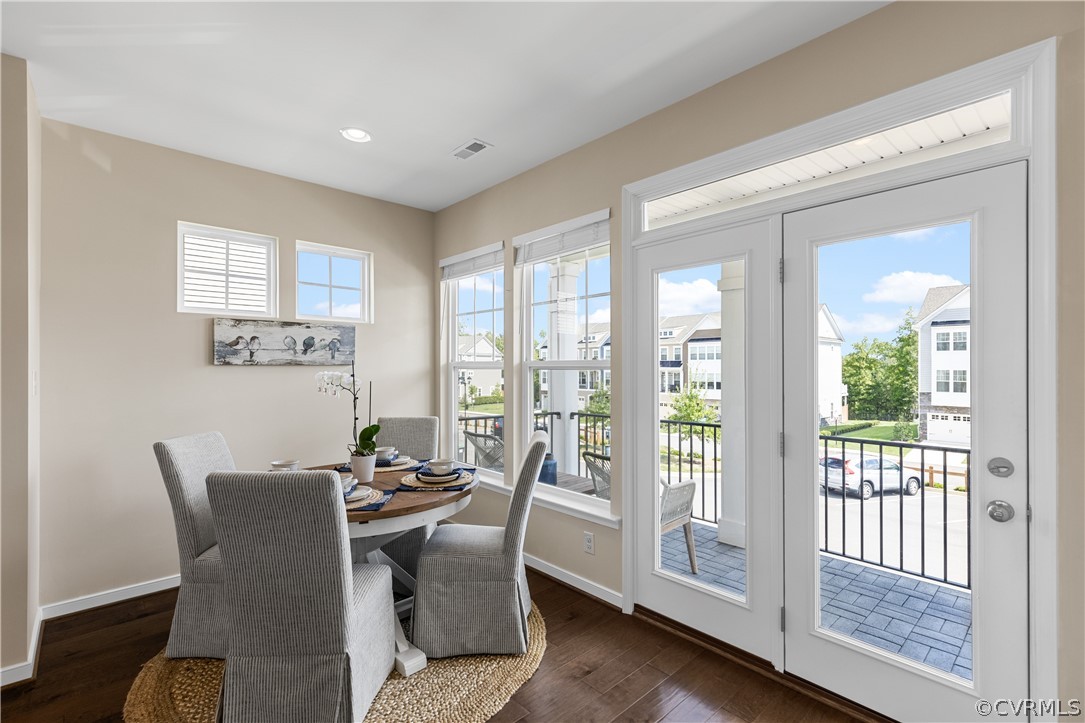 2124 Perennial Circle Unit: End Unit