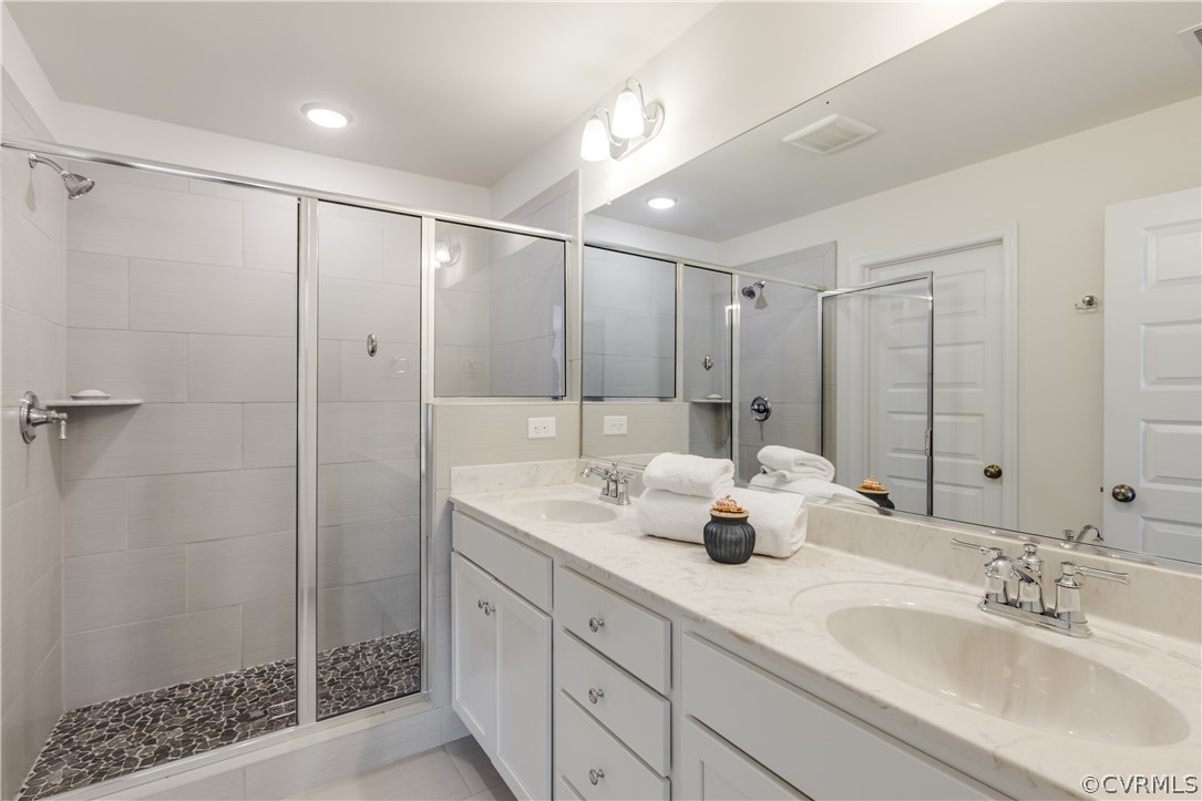 2124 Perennial Circle Unit: End Unit