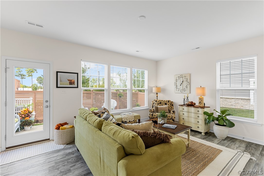 2124 Perennial Circle Unit: End Unit