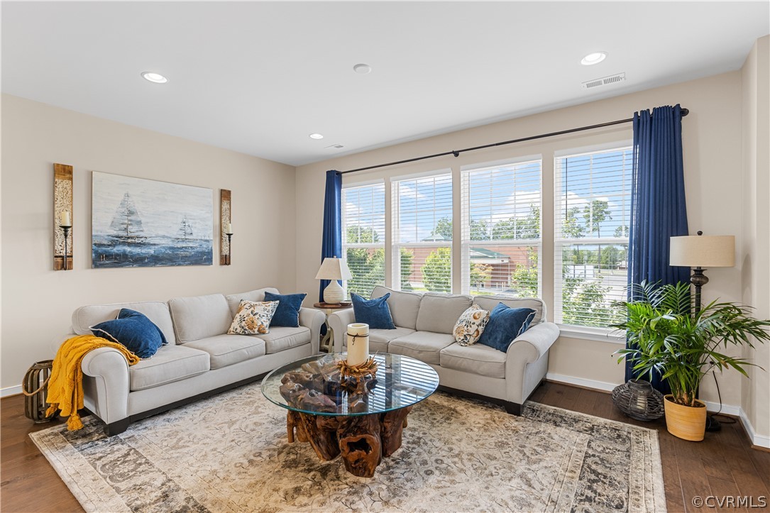 2124 Perennial Circle Unit: End Unit