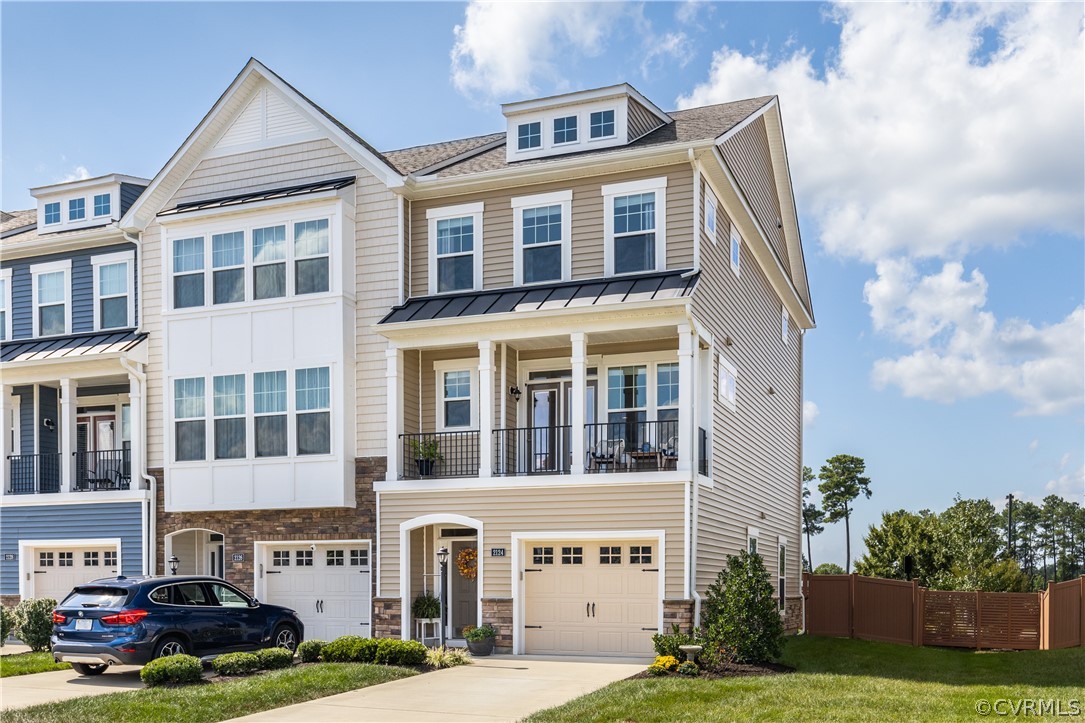 2124 Perennial Circle Unit: End Unit