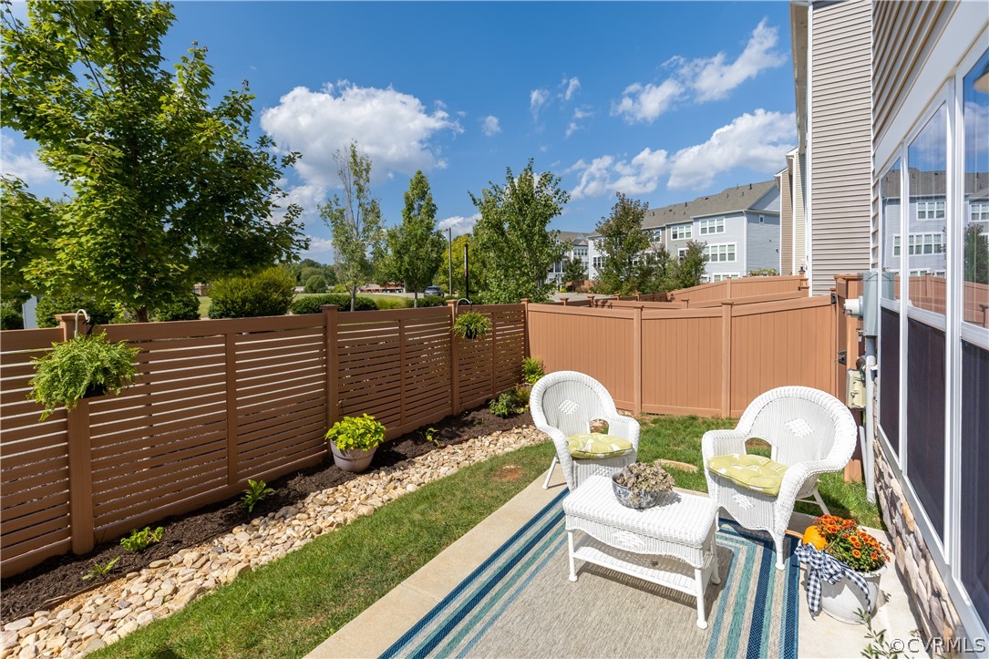2124 Perennial Circle Unit: End Unit