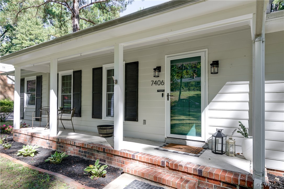 7406 Comanche Drive