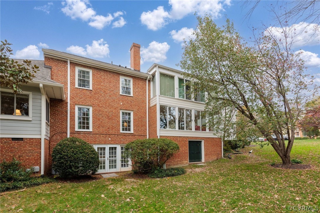 300 N Ridge Road Unit: 64