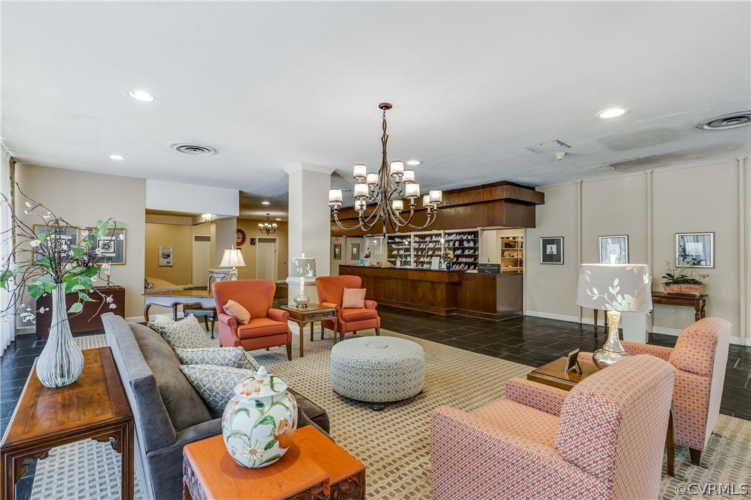 5100 Monument Avenue Unit: 614