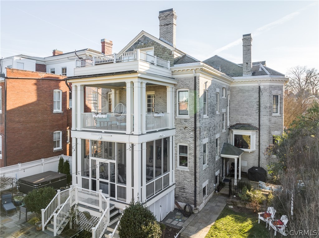 1812 Monument Avenue