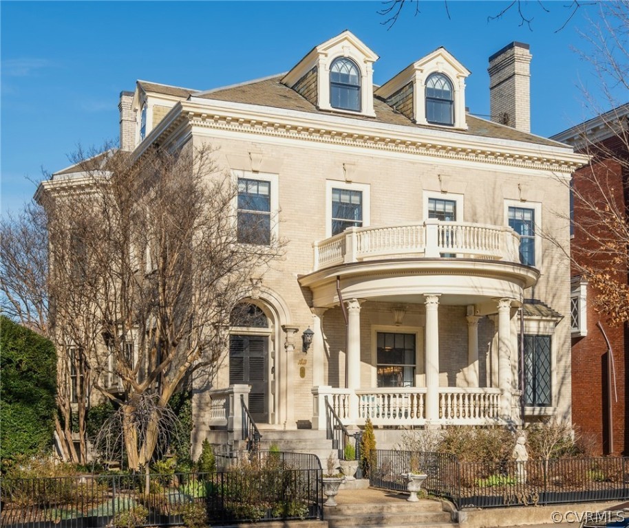 1812 Monument Avenue
