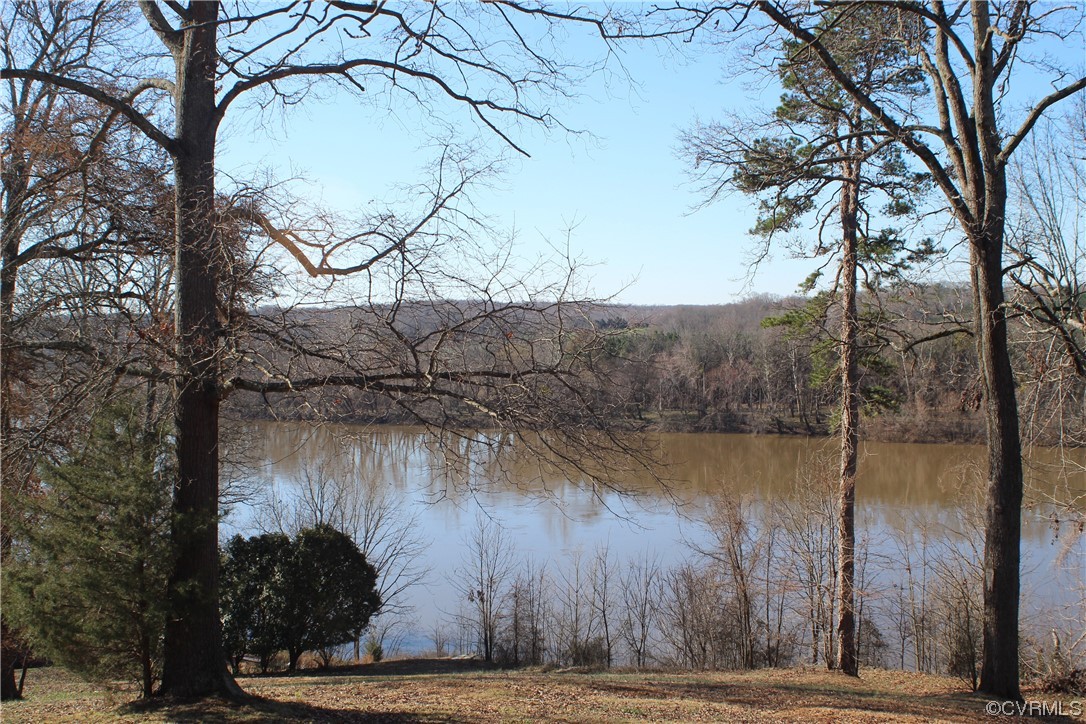 1519 River View Road