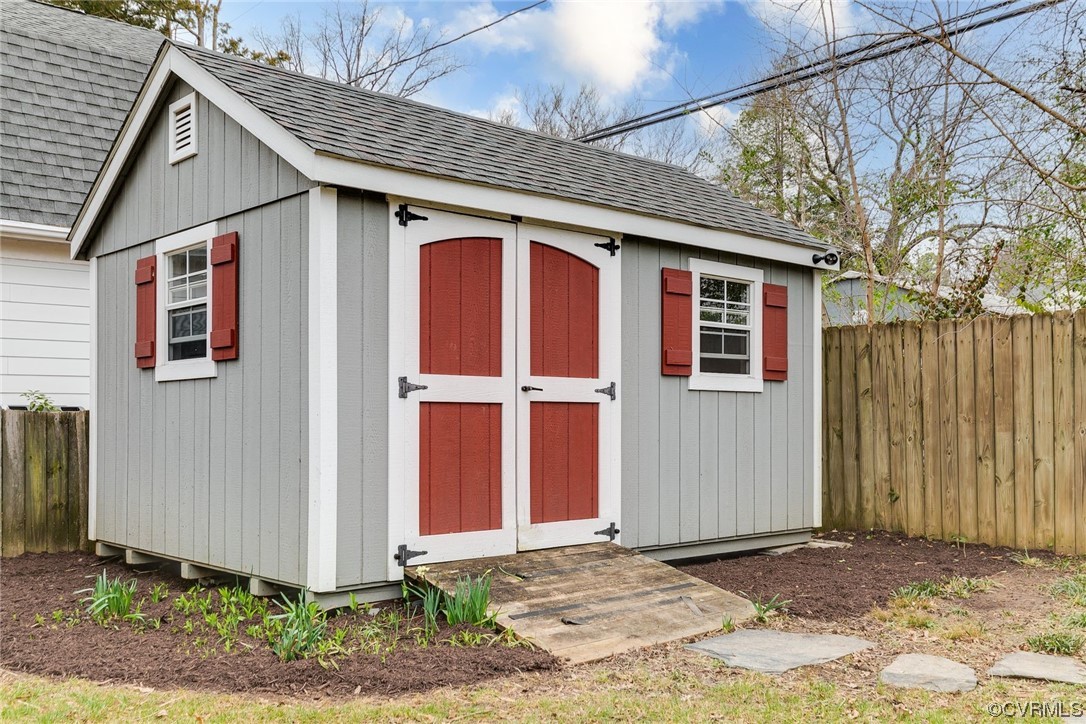 4632 Leonard Parkway