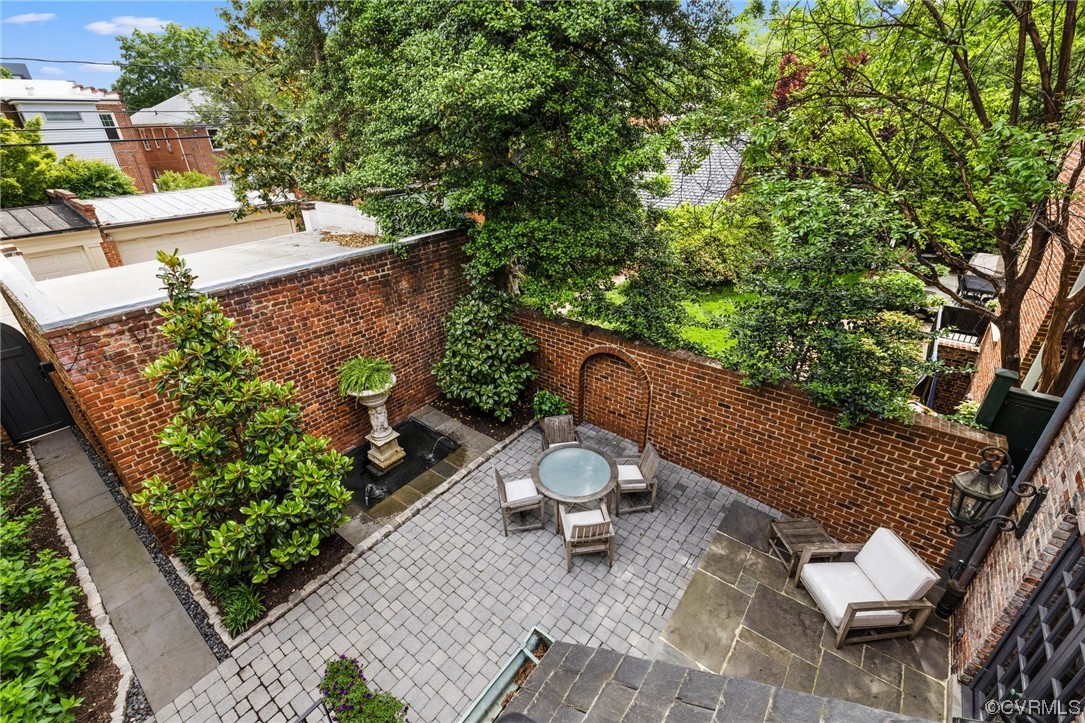 3102 Monument Avenue