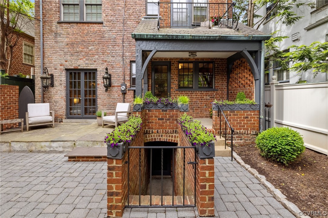 3102 Monument Avenue